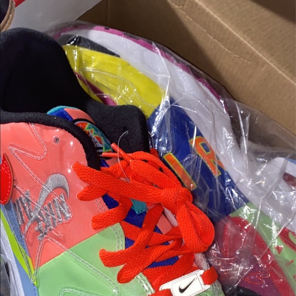 Nike’s - Picture 2 of 2